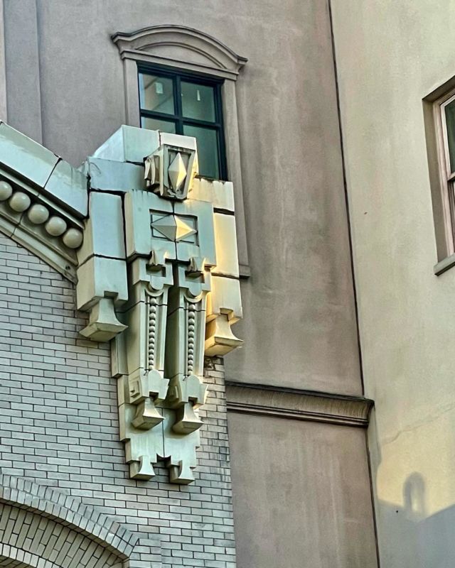 I just discovered where our robot overlords are hiding in facades in Portland #robot #architecture #portland